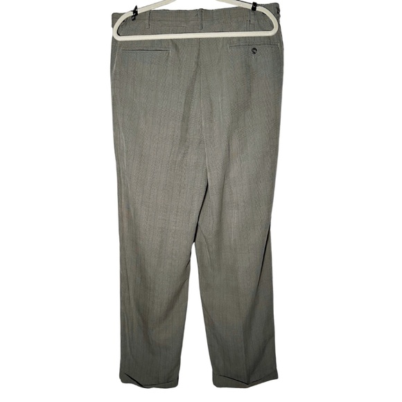 Izod Pleated Plaid 36x34 Greige pants - Picture 5 of 10